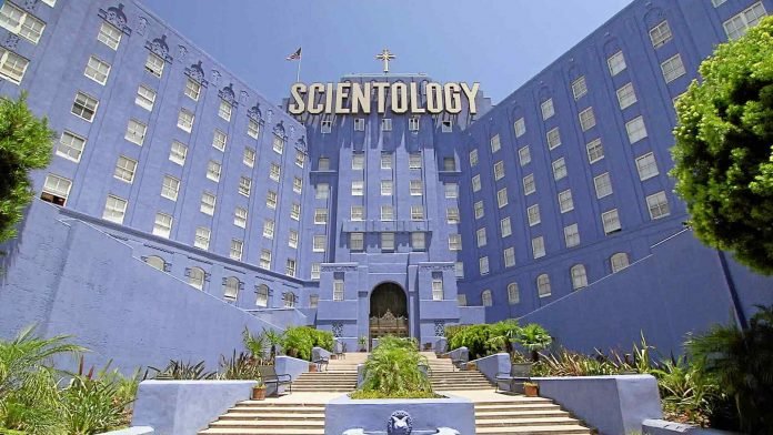 Cientologia é uma seita acusada de abortos, assédio moral e até abuso sexual