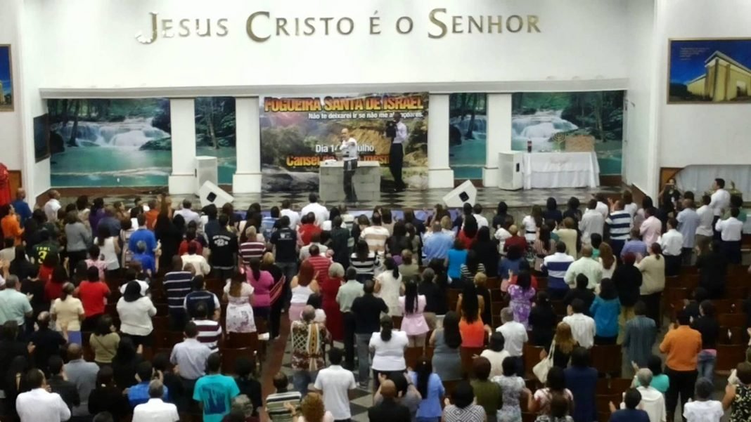 Culto em um templo da Igreja Universal