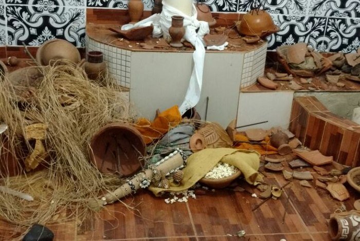 Terreiro de candomblé destruído no RJ