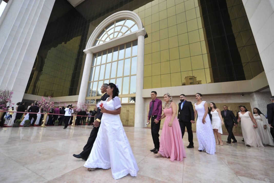 Casamento coletivo no Templo de Salomão