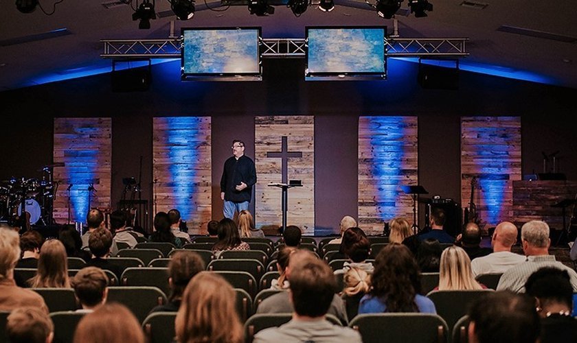 Igreja GracePointe perdeu mais da metade dos membros após anunciar seu apoio oficial ao casamento gay