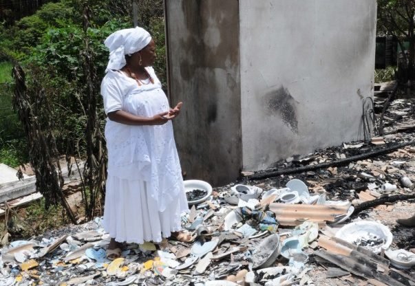 Terreiro de candomblé destruído