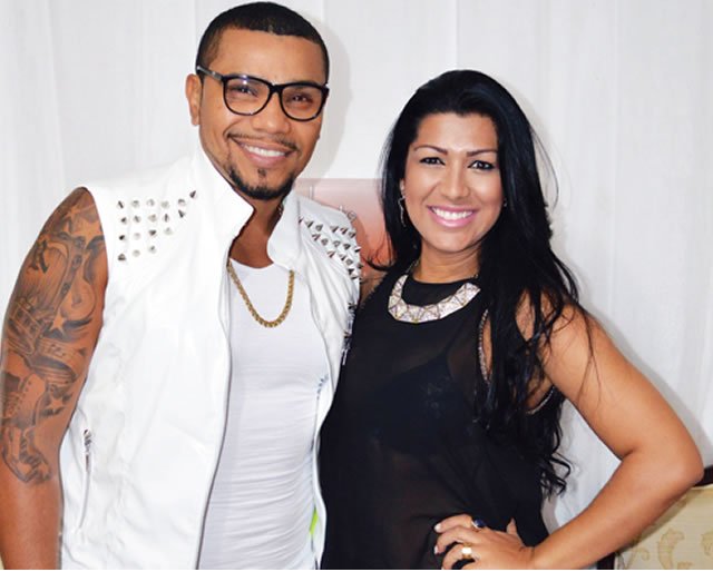 Naldo Benny e sua esposa Ellen Cardoso