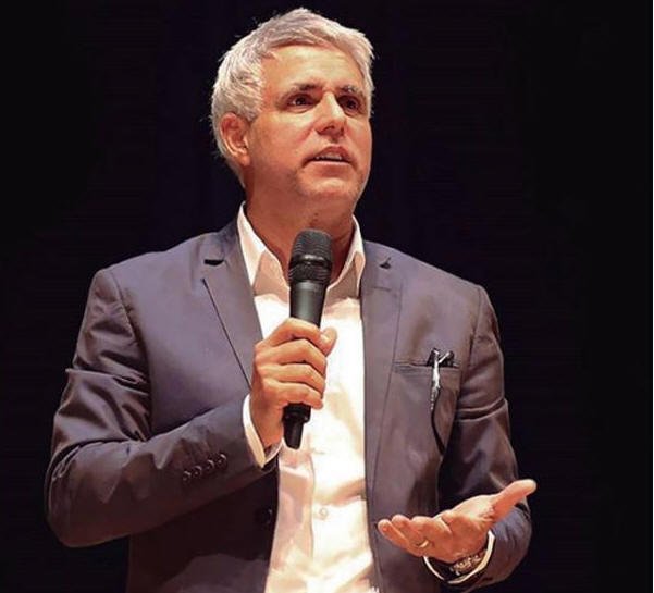 Pastor Claudio Duarte