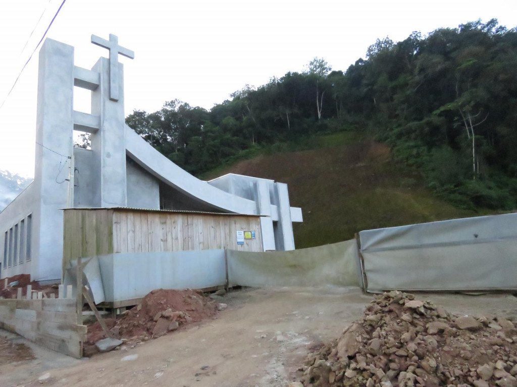 Igreja sendo construída