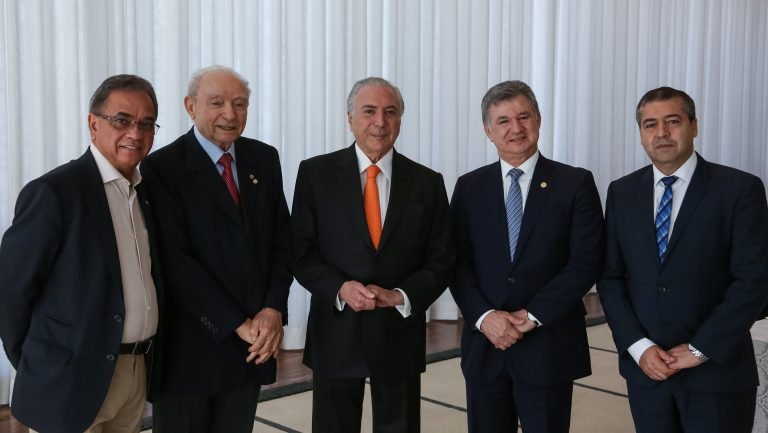 Michel Temer reunido com Ronaldo Fonseca (Pode/DF), Manoel Ferreira, J. Wellington Jr. e Ronaldo Nogueira.
