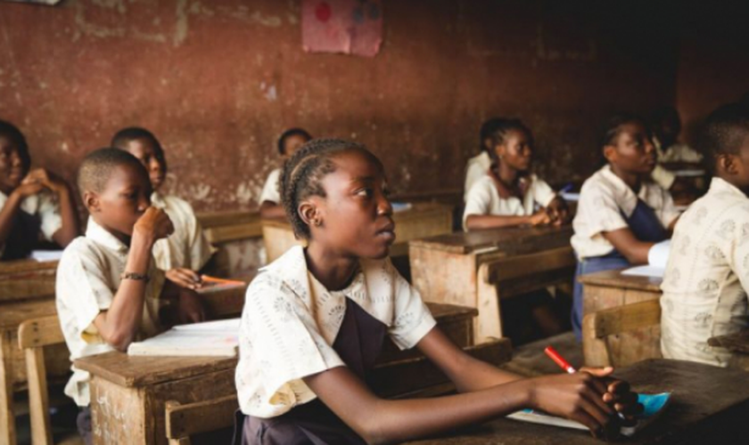 Crianças cristãs são obrigadas a seguirem outras religiões nas escolas