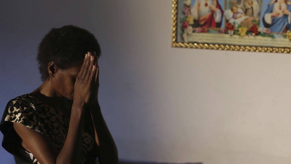 X. abandonou o tratamento de HIV durante um mês, após orientação do pastor