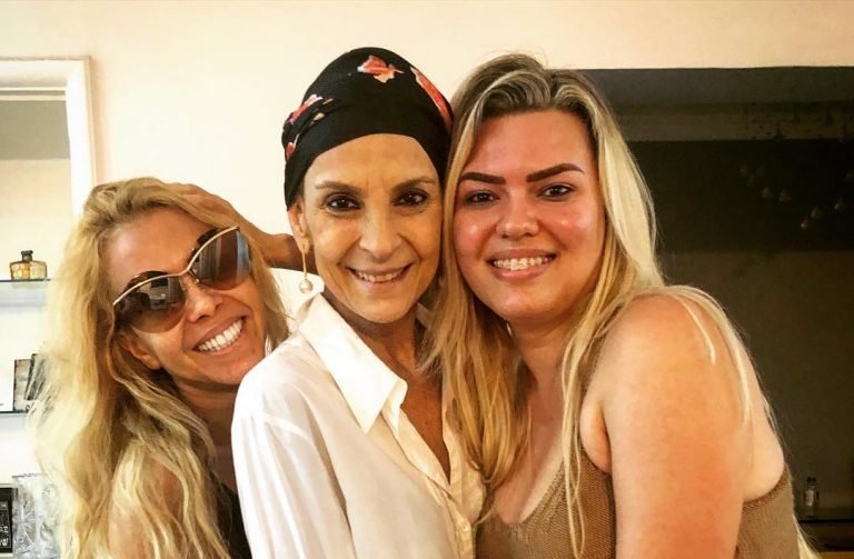Ludmila Ferber recebe a vista da cantora Joelma (julho 2018)