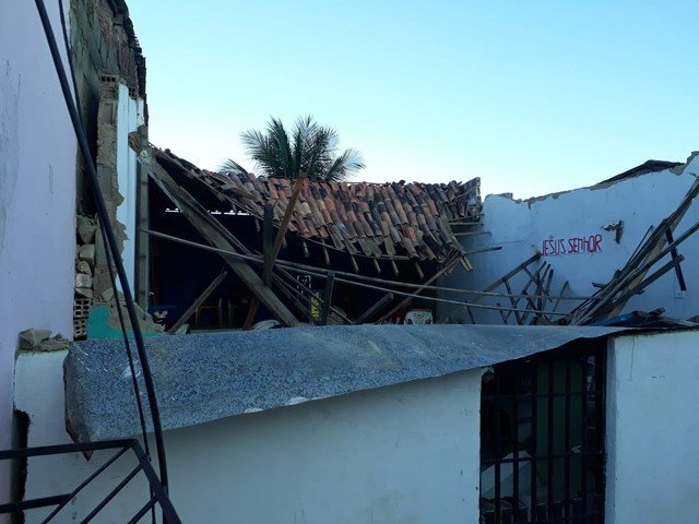 Teto de igreja desaba em União dos Palmares, Alagoas
