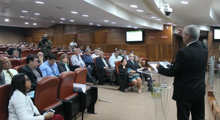 TRE-PE reúne líderes religiosos para alertar contra propaganda eleitoral nos templos