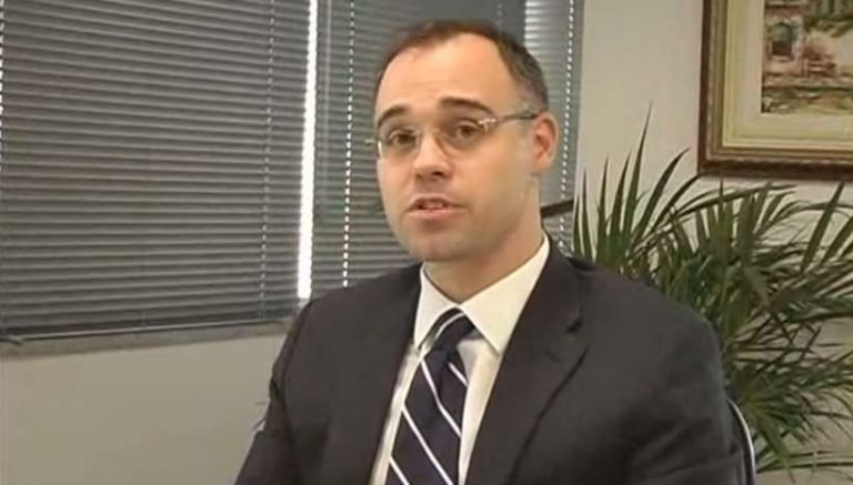 Pastor e advogado André Luiz irá comandar a Advocacia-Geral da União no governo Bolsonaro