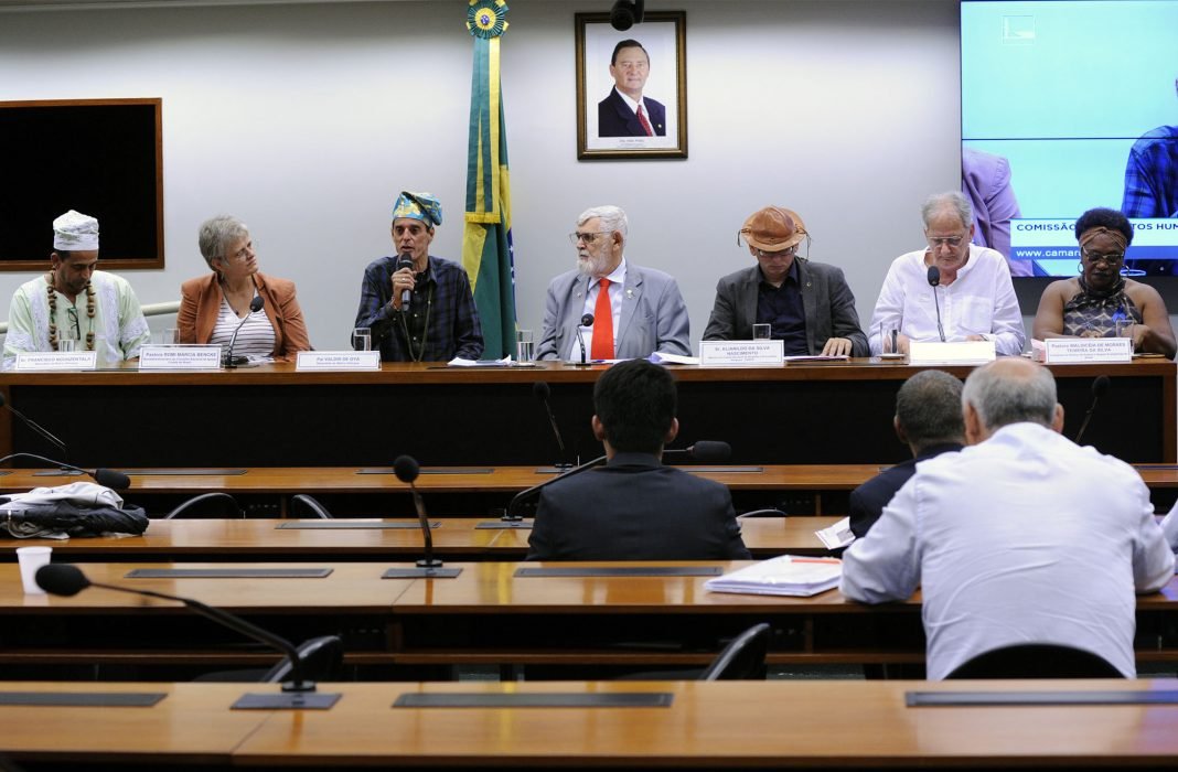 Representantes de diversas confissões religiosas debateram o estado laico durante audiência da Comissão de Direitos Humanos