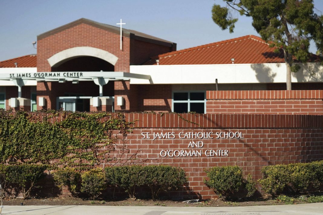 Escola Católica Saint James, em Torrance, na Califórnia