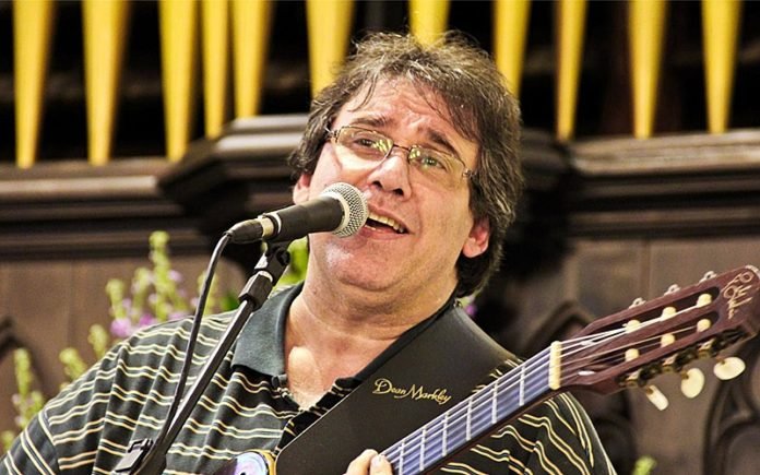 João Alexandre, cantor e compositor