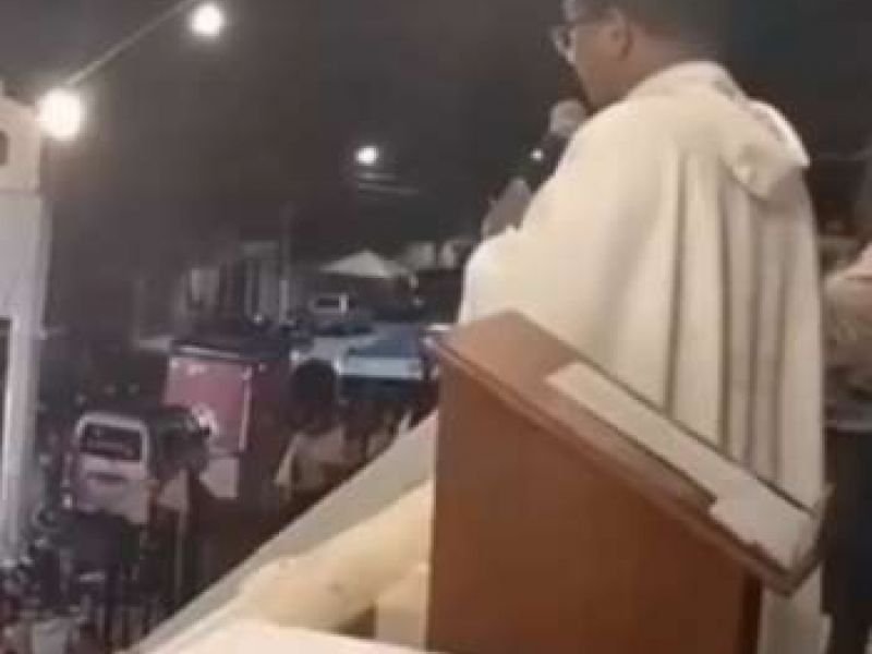 Padre Givaldo Rocha diz que “pobre é uma raça miserável de lidar”