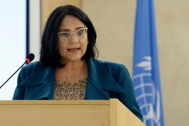 Ministra Damares Alves discursando na ONU