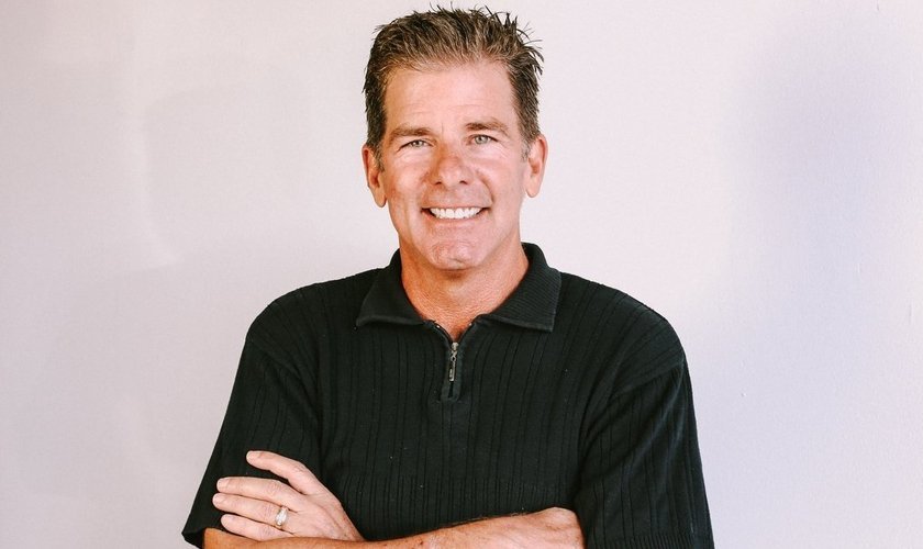 Michael McIntyre testemunho o poder de Deus e sua nova vida em Cristo. (Foto: Reprodução/Michael McIntyre)