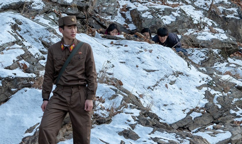 Imagem ilustrativa de guarda vigiando a fronteira da Coreia do Norte. (Foto: The Voice of the Martyrs)