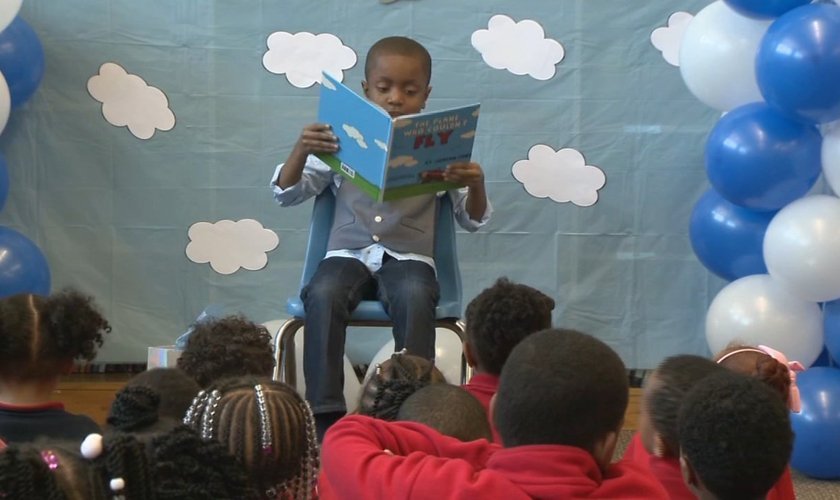 Jordan Ford escreveu um livro na esperança de inspirar os outros a enfrentar desafios da vida. (Foto: Reprodução/WISN)