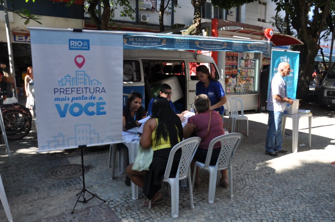 Banner com a logo da Prefeitura do Rio de Janeiro