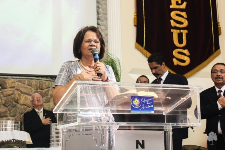 A pastora Dulce dos Anjos Gomes, de 63 anos, da Igreja Nova Vida de Alcântara, faleceu por complicações de uma parada cardíaca.