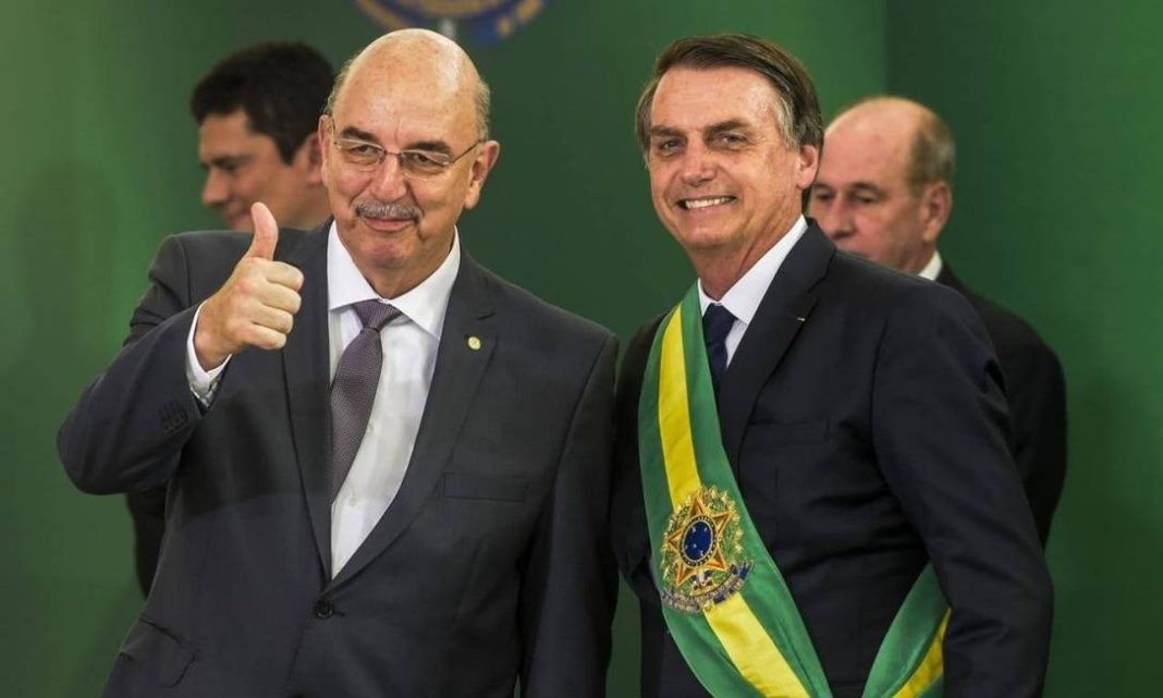 O ministro da Cidadania, Osmar Terra, e o presidente Jair Bolsonaro Foto: Reprodução/Facebook