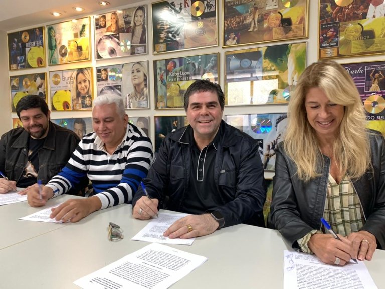 Banda Catedral assina com a gravadora MK Music para distribuição de suas músicas nas plataformas digitais.