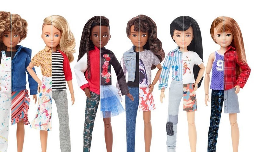As bonecas 'sem gênero' têm roupas e perucas para serem customizadas com perfis masculinos ou femininos. (Foto: Mattel)