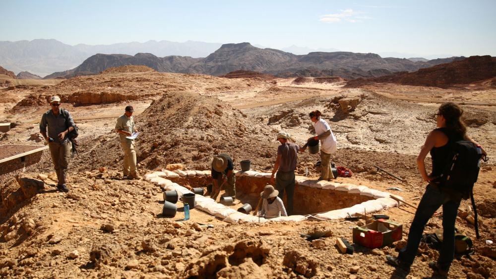 Escavações de antigas minas de cobre fazem parte do Projeto do Vale Central de Timna, da Universidade de Tel Aviv. (Foto: E. Ben-Yosef/Central Timna Valley Project)