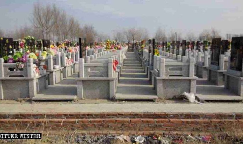Cemitérios são utilizados para cultos a Deus por cristãos chineses. (Foto: Reprodução/Bitter Winter)