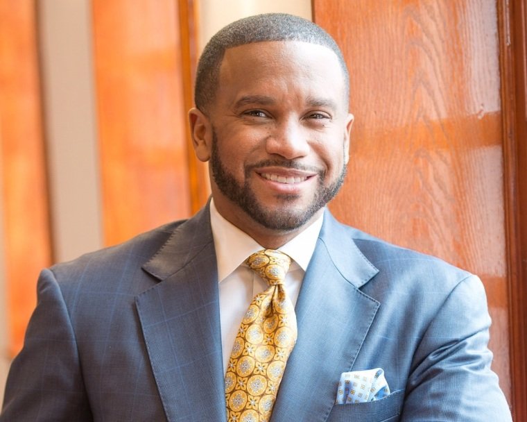 Rev. Howard-John Wesley, pastor sênior da histórica Igreja Batista Alfred Street, em Alexandria, Virginia, EUA.