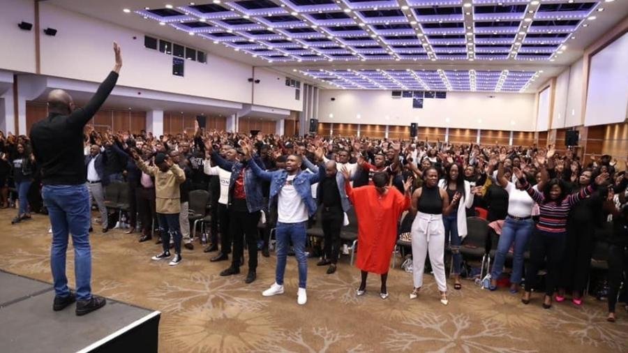 Culto na SPAC Nation, em Londres (Imagem: Reprodução/Facebok)