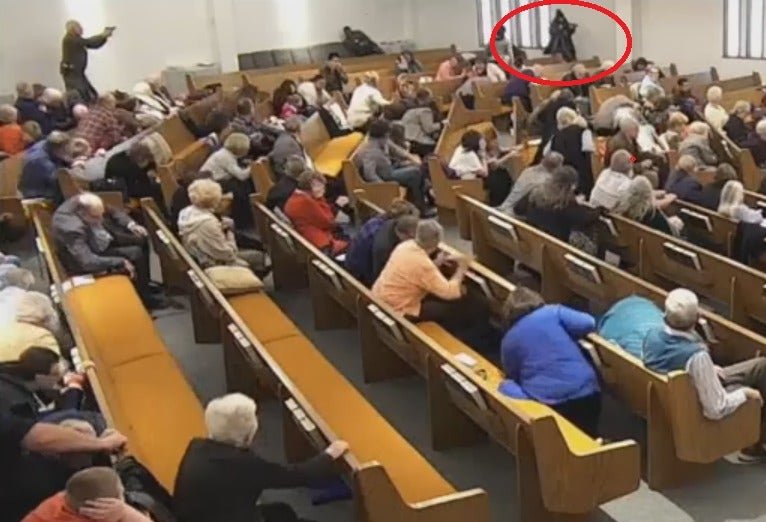 Homem atira contra fiéis e causa mortes em igreja do Texas Foto: Reprodução