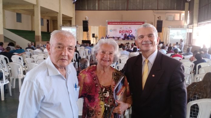 Pastor Emérito no Coração Pr. Walter Santos & Profª. Zeni Santos Pastor Emérito no Coração Pr. Walter Santos & Profª. Zeni Santos