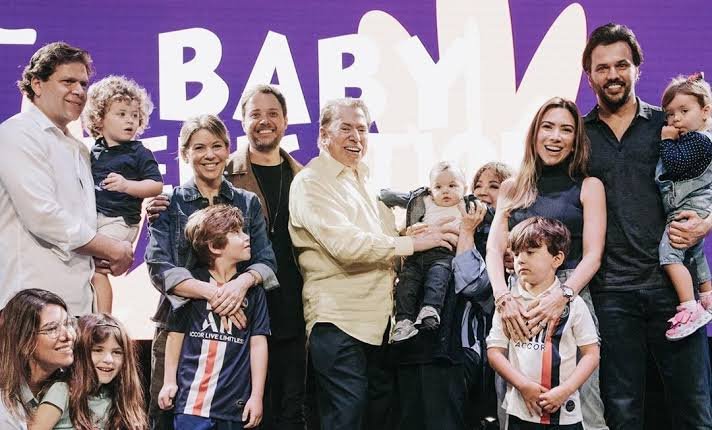 Família Abravanel participa da consagração de filho caçula de Patrícia, na Igreja Batista da Lagoinha de Orlando. (Foto: Reprodução/Instagram)