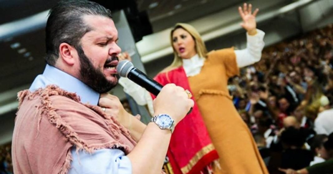 Agenor Duque e Bispa Ingrid Duque, sua esposa, são fundadores e líderes da Igreja Apostólica Plenitude do Trono de Deus