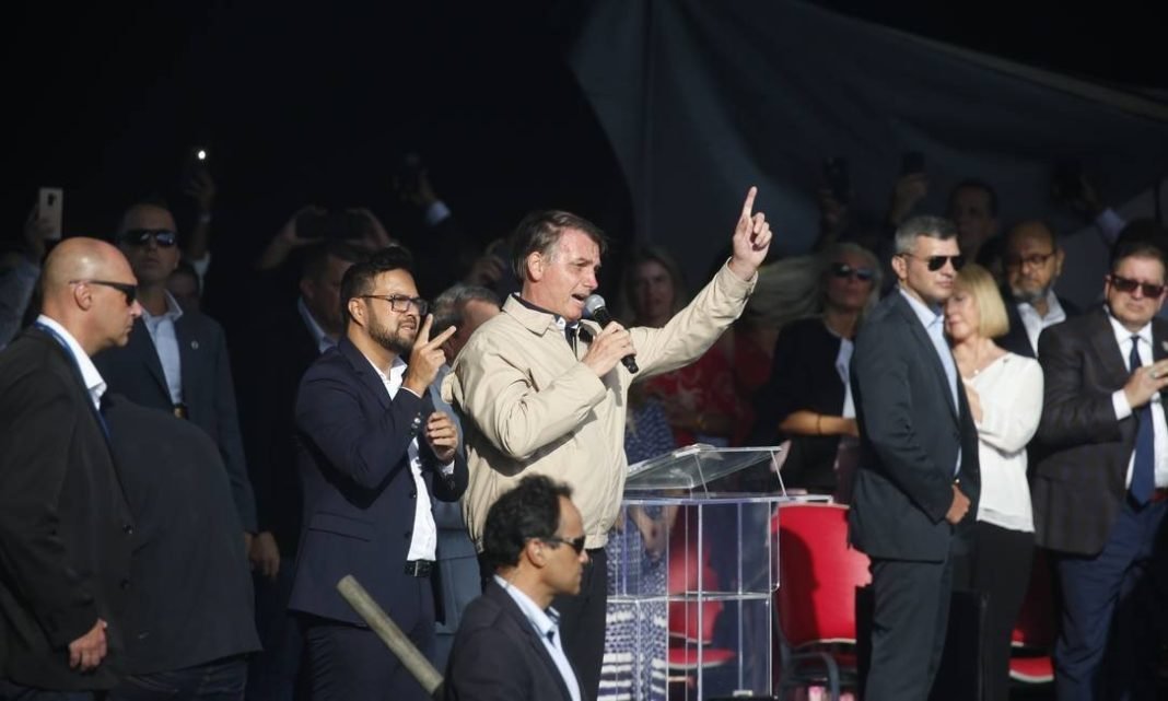 Presidente Jair Bolsonaro participa de evento da Igreja internacional da Graça de Deus, no Rio.