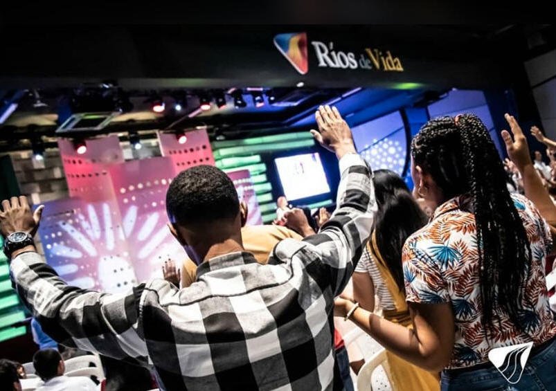 Culto na Igreja Rios de Vida, na Colômbia