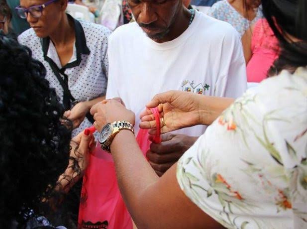 Ação social com evangelismo