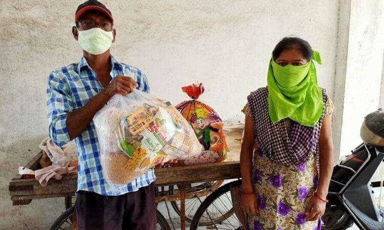 Cristãos indianos são assistidos em época de quarentena contra a COVID-19