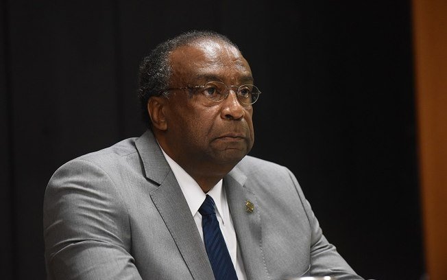 Carlos Alberto Decotelli escolhido por Bolsonaro para ser Ministro da Educação, não chegou a tomar posse e pediu demissão após polêmicas em relação ao seu currículo