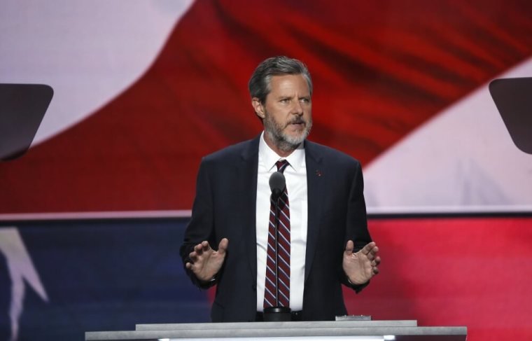Jerry Falwell Jr. foi afastado do cargo de presidente da Liberty University após escândalo sexual.