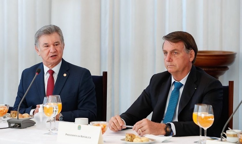 Jair Bolsonaro recebeu no Palácio do Planalto o pastor José Wellington Jr. e outros pastores da mesa diretora da Convenção Geral das Assembleias de Deus. (Foto: CGADB)