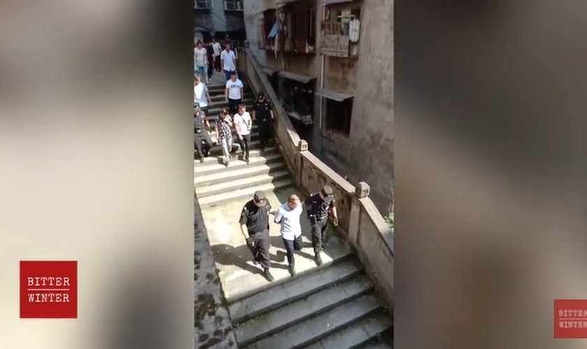 A prisão de cerca de 50 cristãos ocorreu após a polícia invadir a igreja doméstica 'Sola Fide', na China. (Imagem: Bitter Winter)
