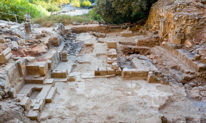 Descoberta igreja bizantina de cerca de 400 d.C. escavada por arqueólogos no norte de Israel, no local onde Jesus chamou Pedro de 'rocha' . (Foto: Yaniv Cohen)