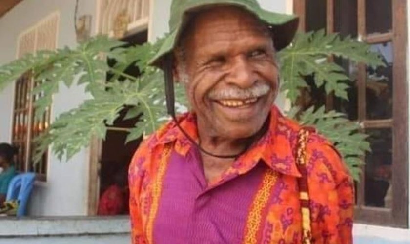 O pastor Yeremia Zanambani foi torturado e depois baleado em Papua, na Indonésia. (Foto: UCA News)