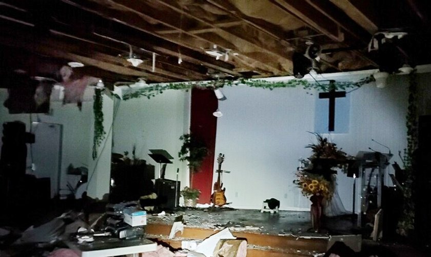 O prédio da Igreja Batista Vietnamita foi totalmente destruído depois que foi queimado durante os distúrbios na Filadélfia.