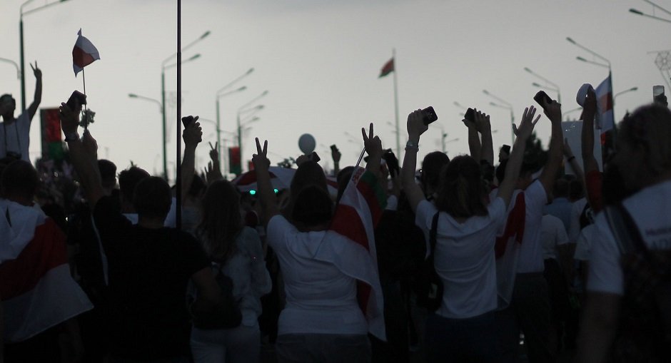 Manifestantes na Bielorrússia.