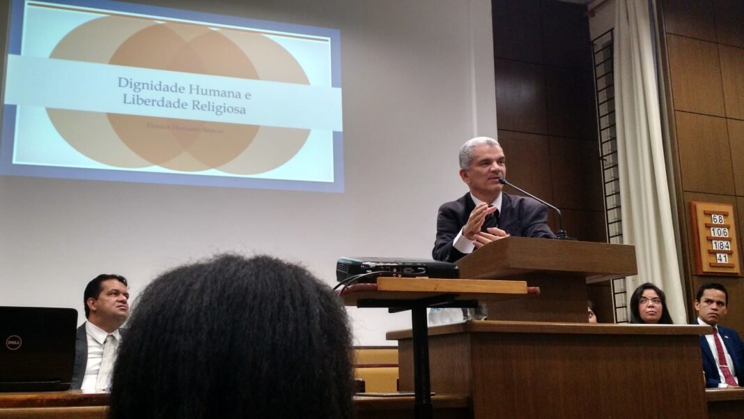Dr. Gilberto Garcia no Encontro sobre “Dignidade Humana e Liberdade Religiosa”, promovido pela Igreja de Jesus Cristo dos Santos dos Últimos Dias (Igreja Mórmon), em seu Templo localizado em Madureira, Rio de Janeiro/RJ